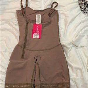 Colombian faja, never worn!